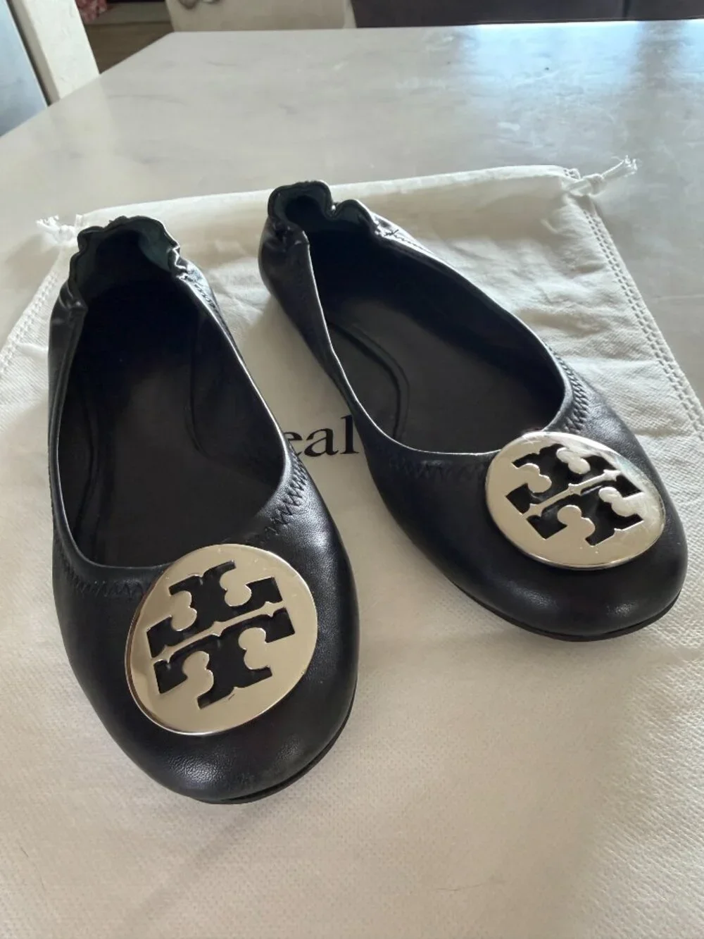 Tory Burch Reva Black Leather Ballet Flats Silver Logo 7.5